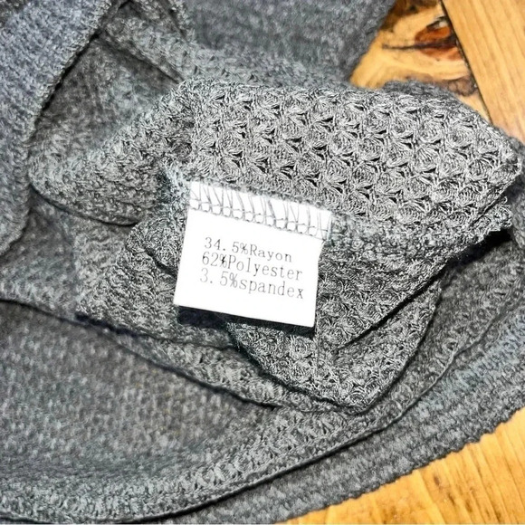 Arach&Cloz v-neck long sleeve waffle knit sweater NWT - Picture 8 of 12